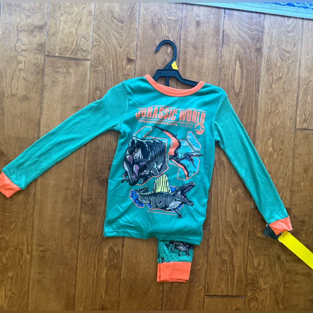 NWT Size 10 Jurassic World Kids Pajama Set